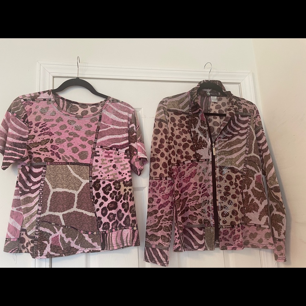 DAMEE, Inc embellished 2 piece tee and sheer jacket- sz M NWOT